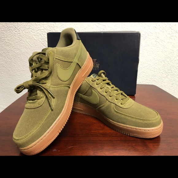 Air Force 1 - Picture 2 of 6